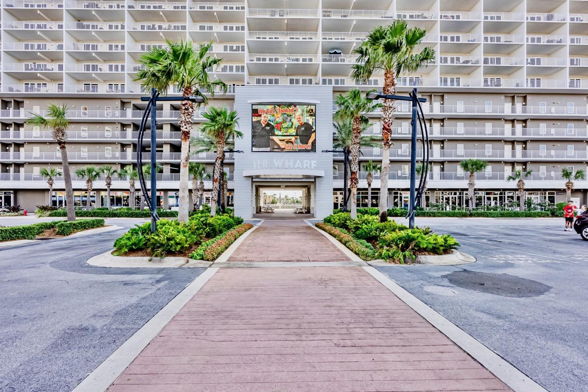 Spacious 4bd Gulfview Condo! 5 Pools! Free Chairs! By Dolce Getaways